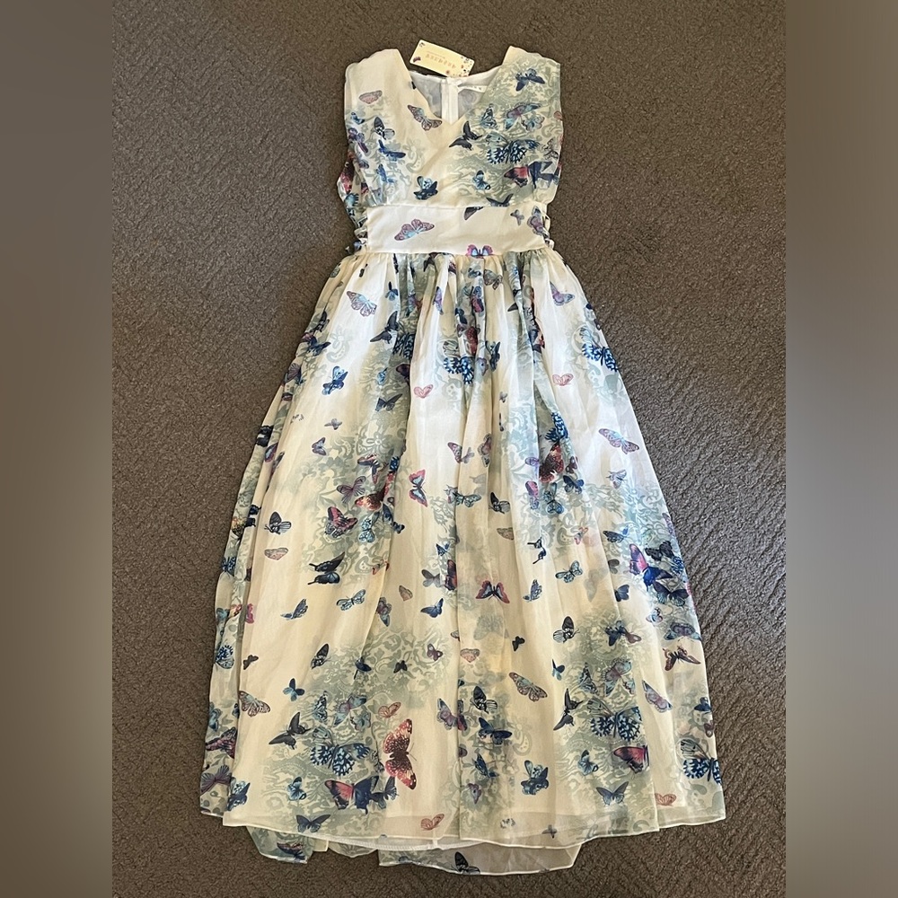 Flowing Butterfly Dress NWT - M (see measurements)